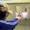 Nauka strzelania na profesjonalnej strzelnicy z instruktorem